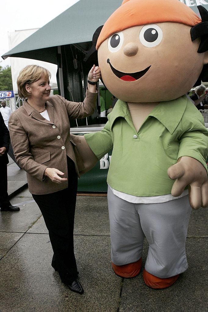 angelamerkelsandmaennchen