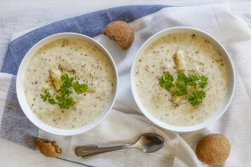 Genial! So clever lassen sich Spargelreste im Haushalt verwerten