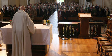 Messe Gottesdienst Kirche