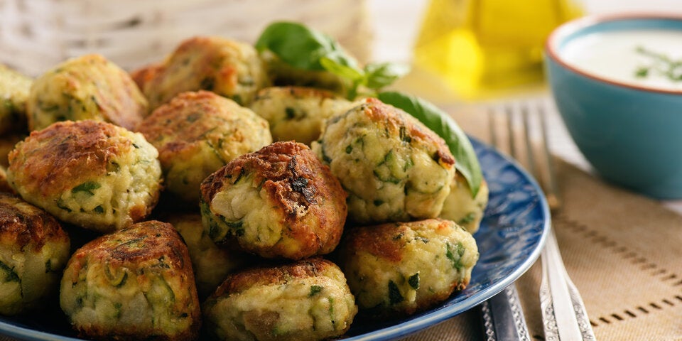 Zucchini-Tofu-Bällchen.