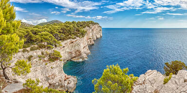 kroatien klippe meer