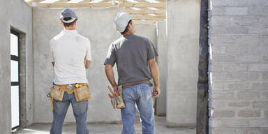 Bauarbeiter erschl&auml;gt Kollegen mit tonnenschwerer Gipsplatte