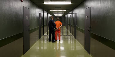 27 Jahre unschuldig im Gefängnis: Mann (54) ist endlich frei