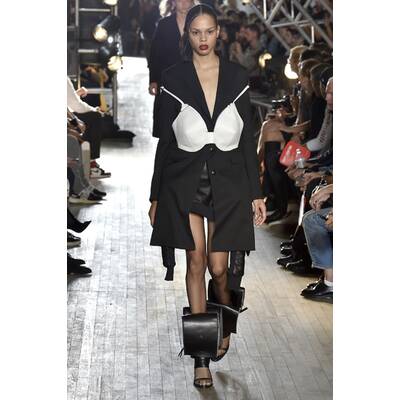 Taschen bei Helmut Lang - Spring/Summer 2018