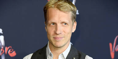 Oliver Pocher im Anzug