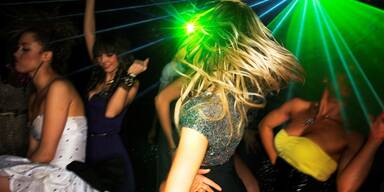 Junge Frauen in Wien haben Angst beim Fortgehen