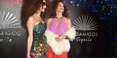 Cindy Crawford und Amal Clooney feiern Halloween