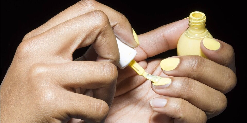 gelber Nagellack