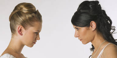 W&uuml;tende Braut mit Schwester