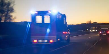 Biker (21) kracht gegen Steinmauer &ndash; sofort tot