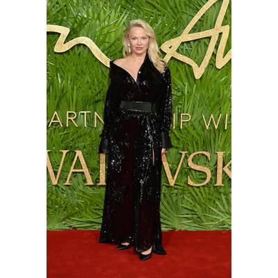 The Fashion Awards 2017 - Red Carpet