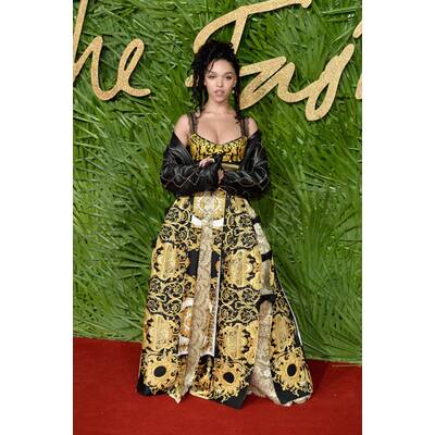 The Fashion Awards 2017 - Red Carpet