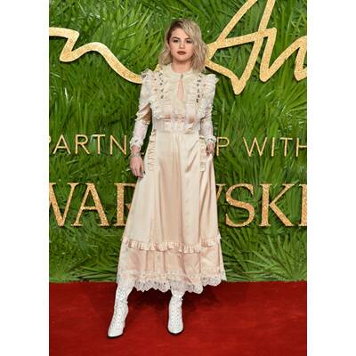 The Fashion Awards 2017 - Red Carpet