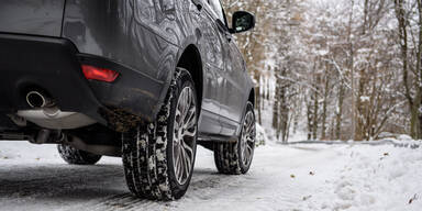 Auto mit Winterreifen