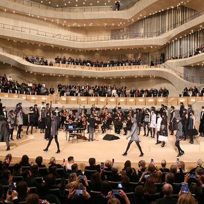 Chanel - Collection Metiers d'Art Paris Hamburg 2017/18