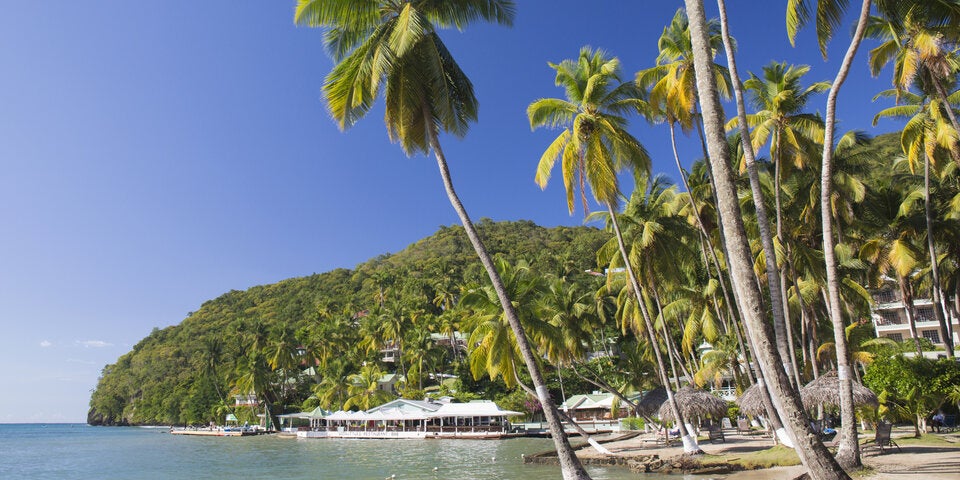 Malerisch schön und ein beliebtes Postkartenmotiv ist die berühmte Bucht in St. Lucia.