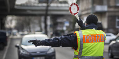 Polizeikontrolle Symbolbild