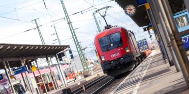 Z&uuml;ge fahren nicht &ndash; Bahnhof Stockerau evakuiert