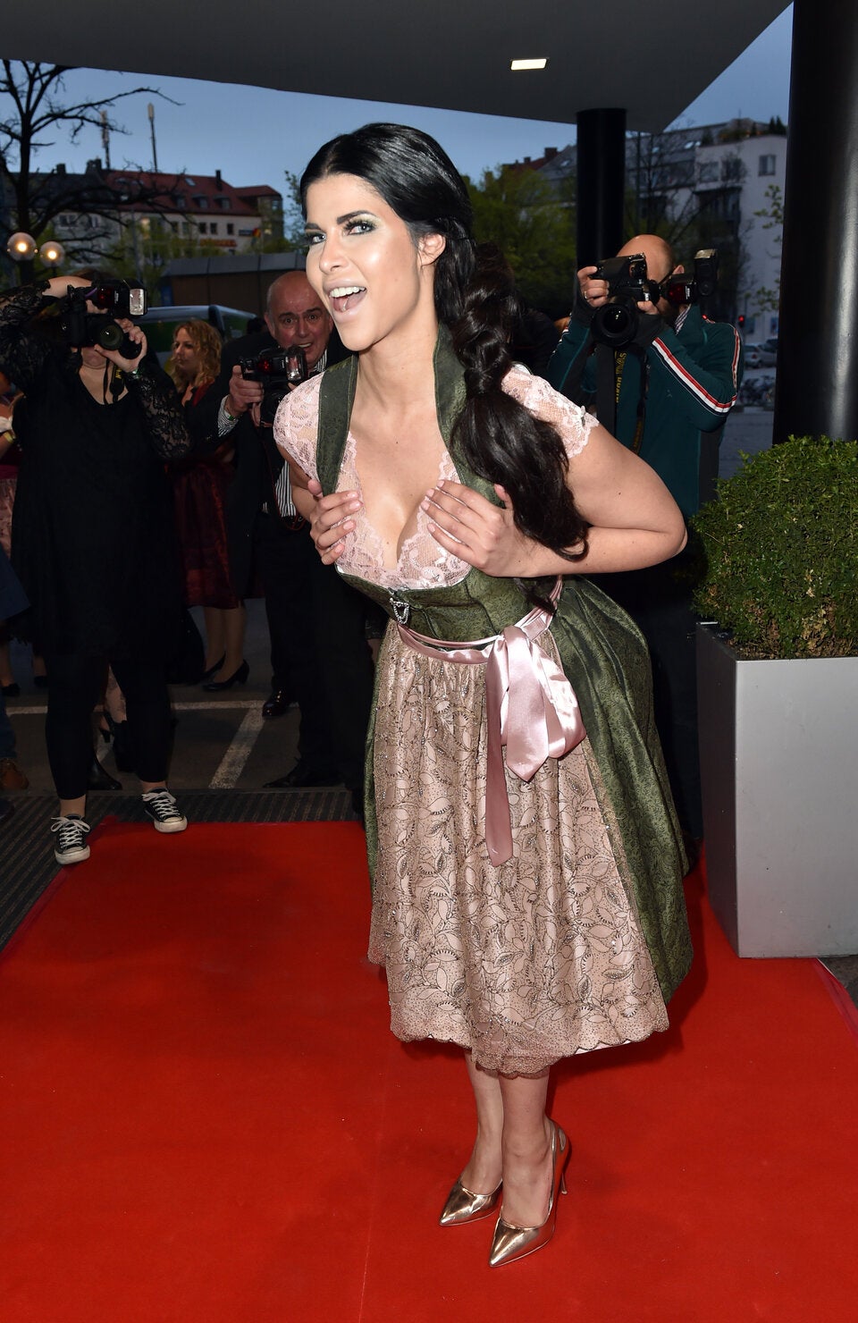 Micaela Schäfer (40) zeigt sich auf dem roten Teppich