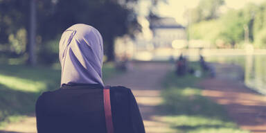Teenager wurde angegriffen, weil sie Kopftuch trug