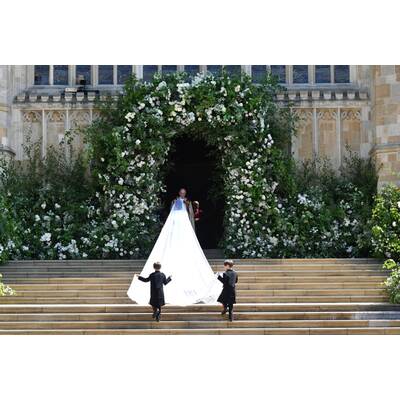 Meghan & Harry im Jaguar