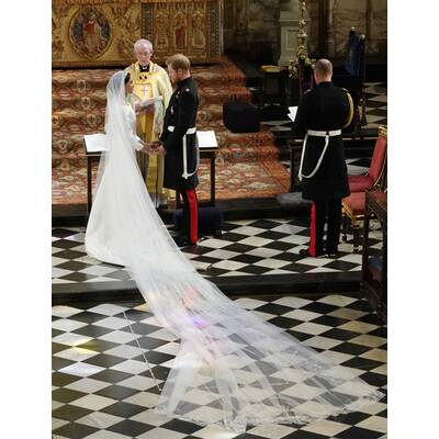 Meghan & Harry im Jaguar