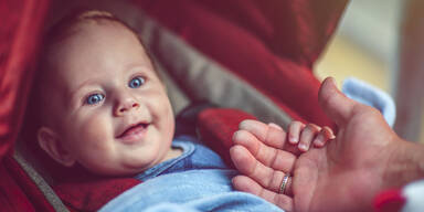 Krisenpflege am Limit: MA11-Mitarbeiterinnen nahmen Babys nach Hause mit