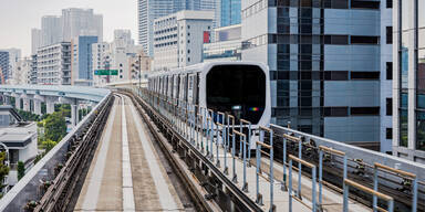 Tokio: Messer- und Brandanschlag in Zug