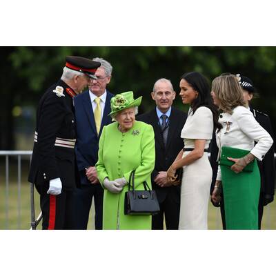 Queen Elizabeth & Meghan Marke 
