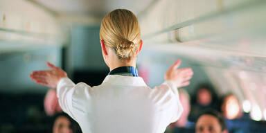 Stewardessen beim Sex im Flieger gefilmt