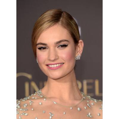 Lily James auf der Cinerella-Premiere