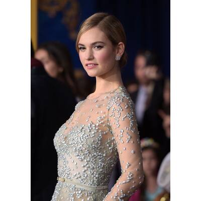 Lily James auf der Cinerella-Premiere