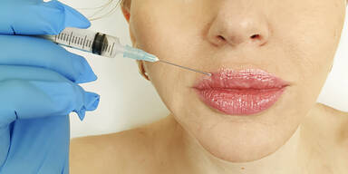 russian lips Simmering