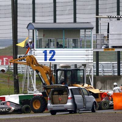 Marussia-Pilot krachte gegen Bergekran: Lebensgefahr!