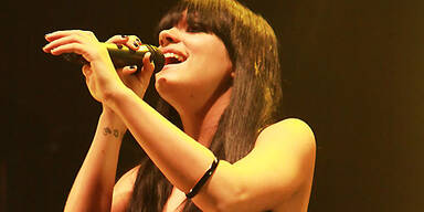 Lily Allen stürmt Charts