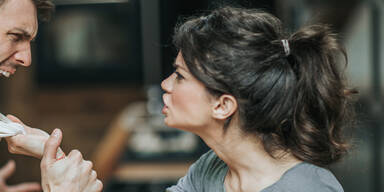 Gewaltt&auml;tige Frau