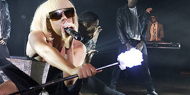 Drei Männer kämpfen um Lady Gaga!