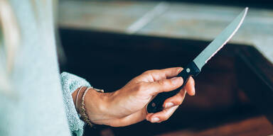 frau stach zu messer