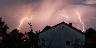 Gewitterfront zieht &uuml;ber &Ouml;sterreich herauf