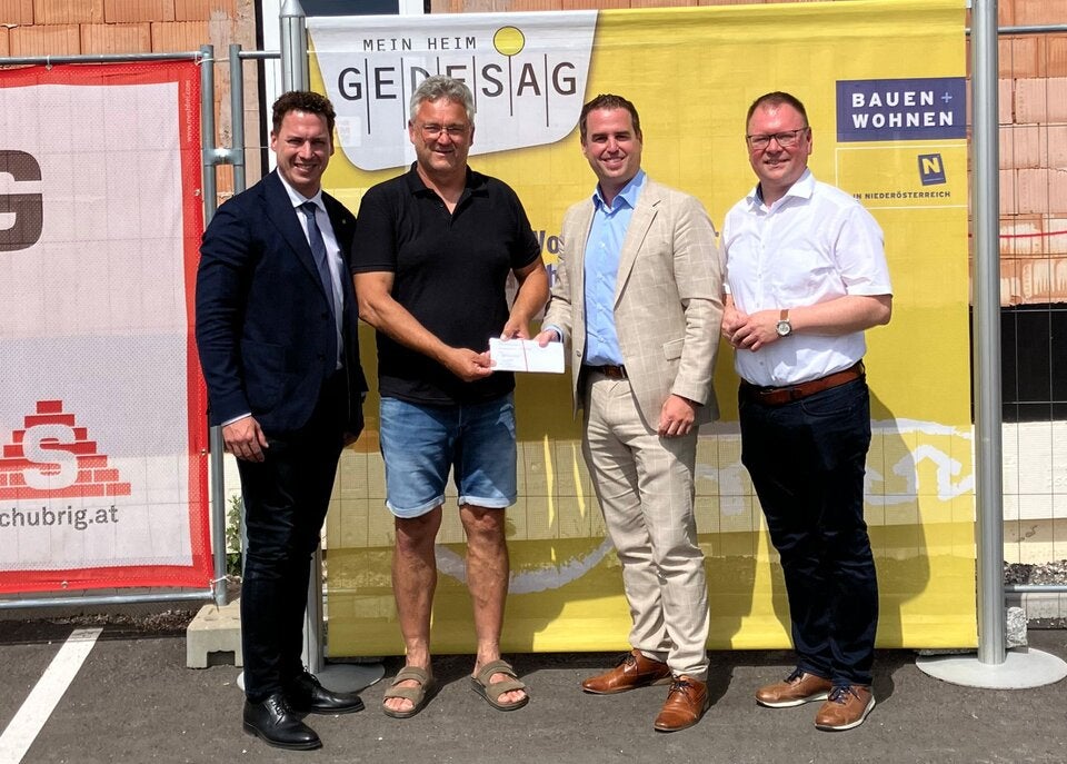 Gleichenfeier in Kirchberg am Wagram: Dach drauf und  Zukunft gesichert!