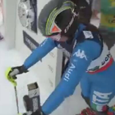 Die Bilder der Damen-Superkombi