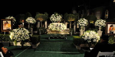 Begräbnis von Michael Jackson zu Ende gegangen