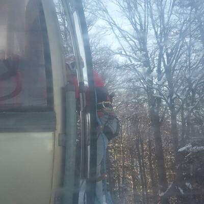 Skifahrer aus Gondel gerettet