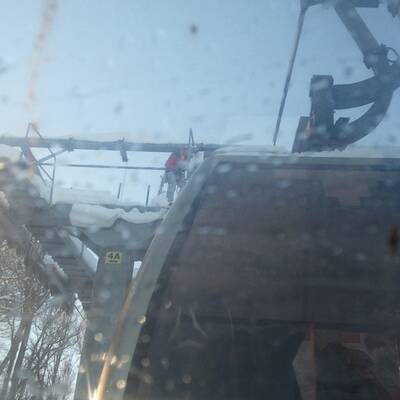 Skifahrer aus Gondel gerettet