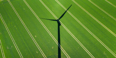 Europa: Gr&uuml;ne Energie &uuml;berholt erstmals fossilen Strom