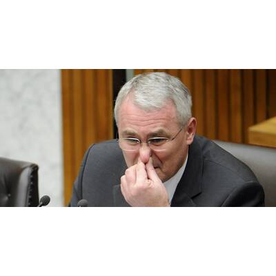 Meschar will abwarten.