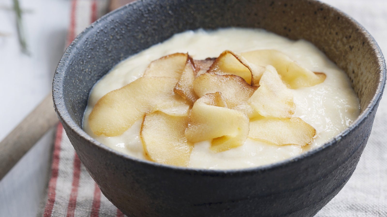 Grießbrei mit Äpfeln - Cooking