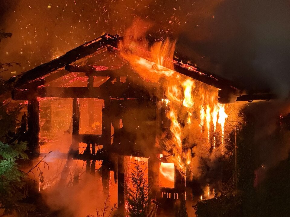 Ferienhütte brannte komplett ab.