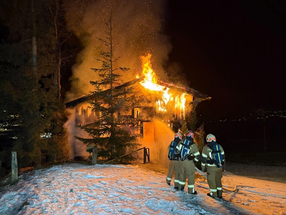 Ferienhütte brannte komplett ab.