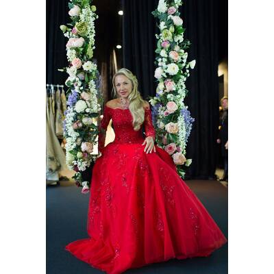 Ekaterina Mucha in Stella Shakhovskaya.